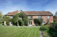 Bridge Farmhouse - Eight Ensuite Bedrooms Hotel a Britford