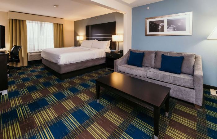 La Quinta Inn & Suites by Wyndham Ankeny IA / Des Moines IA 2402 SE Tones Dr., Ankeny, Io