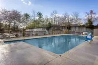 La Quinta Inn & Suites by Wyndham Kingsport TriCities Airpt - Pools