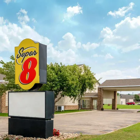 Super 8 by Wyndham Beresford