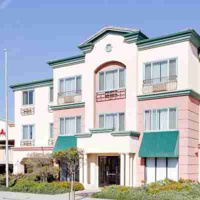 ラマダ バイ ウィンダム マリーナ Hotel Exterior