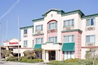 Ramada by Wyndham Marina Hotel a Marina