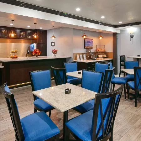 Best Western Plus Diamond Valley Inn