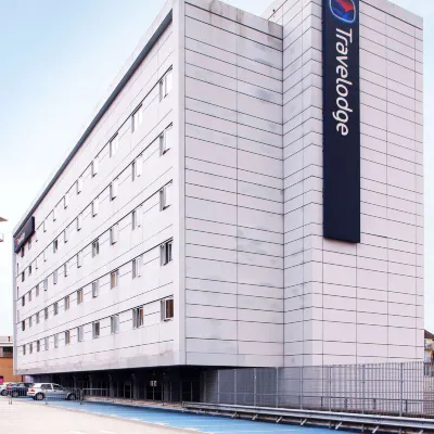 Travelodge London Feltham Отели рядом с достопримечательностью «Фелтхам»