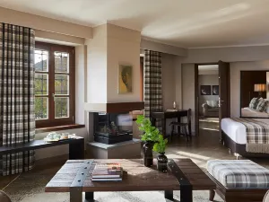 MounTrace Suites & Spa
