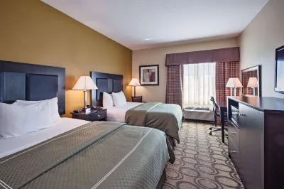 La Quinta Inn & Suites by Wyndham New Iberia Hotels near Episcopal Church of the Epiphany