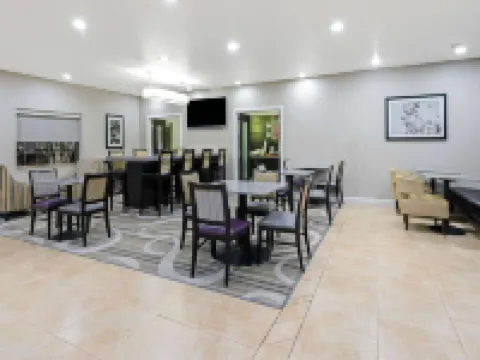 La Quinta Inn & Suites by Wyndham Ada Hotels in Ada