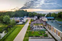 Le Grand Pavillon Chantilly Hotels in Vineuil-Saint-Firmin