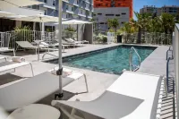 AC Hotel Marseille Prado Velodrome - Rooftop Pools