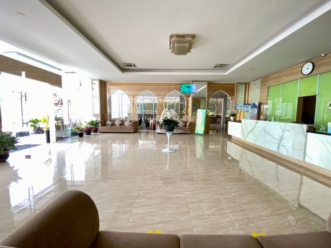 3. Grand Bu..