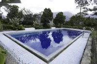 Villa Alam Indah Cisarua 호텔