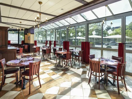 Ibis Chartres Ouest Lucé Отели в г. Сент-Арну-Де-Буа