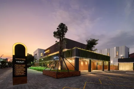 JW Naungan Coliving Отели рядом с достопримечательностью «Balekambang Park»