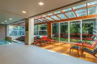 Hotel Laghetto Stilo Borges - ที่มีสระว่ายน้ำ