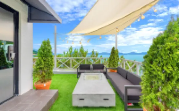 Sunrise Hill Poolvilla