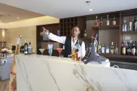 Royal Orchid Golden Suites Pune - bar