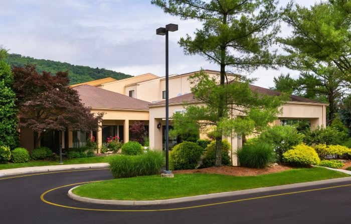 Courtyard Mahwah