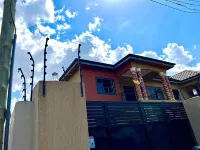 Serene Hostel  Accra Отели в г. 