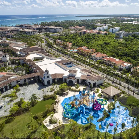 Unique Club at Lopesan Costa Bávaro Resort