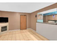 Super 8 by Wyndham Augusta