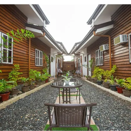 D'Barn Hostel