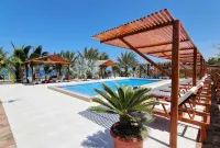 Punta del Norte Bungalows - С бассейном
