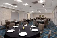 Hilton Garden Inn Detroit Metro Airport - breakfast