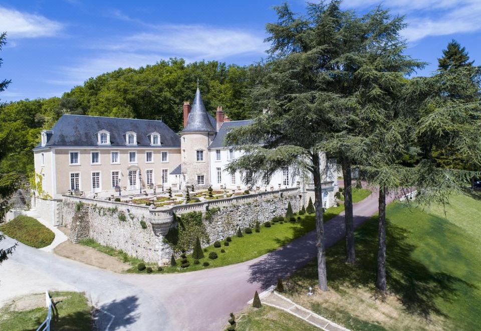 Château de Beauvois - la Maison Younan, Saint-Etienne-De-Chigny - รีวิว