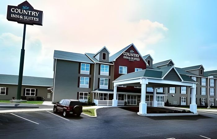 Country Inn & Suites by Radisson, Chambersburg, PA