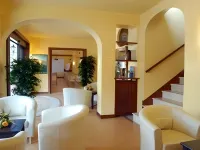 Rex Hotel Residence فنادق في نيرفي