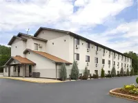 Super 8 by Wyndham Zanesville Hotels in Dresden