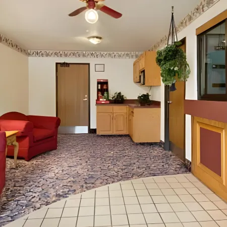 Super 8 by Wyndham Hampton