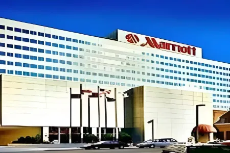 Marriott Greensboro Downtown Отели в г. Гилмер