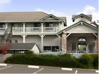 Super 8 by Wyndham Auburn Hotel di Auburn