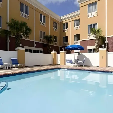 Holiday Inn Express & Suites BROOKSVILLE-I-75 by IHG