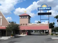 Days Inn by Wyndham San Antonio Splashtown/ATT Center