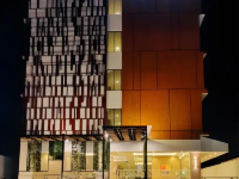 Lynn Hotel Mojokerto โรงแรมในMagersari