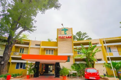 Hotel Tamilnadu - Coimbatore Отели рядом с достопримечательностью «Ayappan Pooja Sangam Temple»