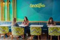 Snoozles Quay Street Tourist Hostel