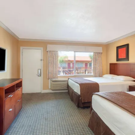Travelodge by Wyndham El Cajon