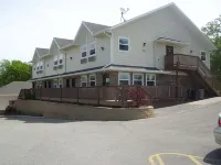 Price Pointe Inn Hotels near Silvernail Shopping Center