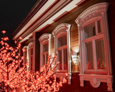 Vishnyovyij Sad Boutique-Hotel Отели рядом с достопримечательностью «Музейный комплекс «Спасо-Евфимиев монастырь»»