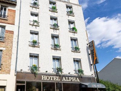 Hotel Alpha Paris Eiffel by Patrick Hayat