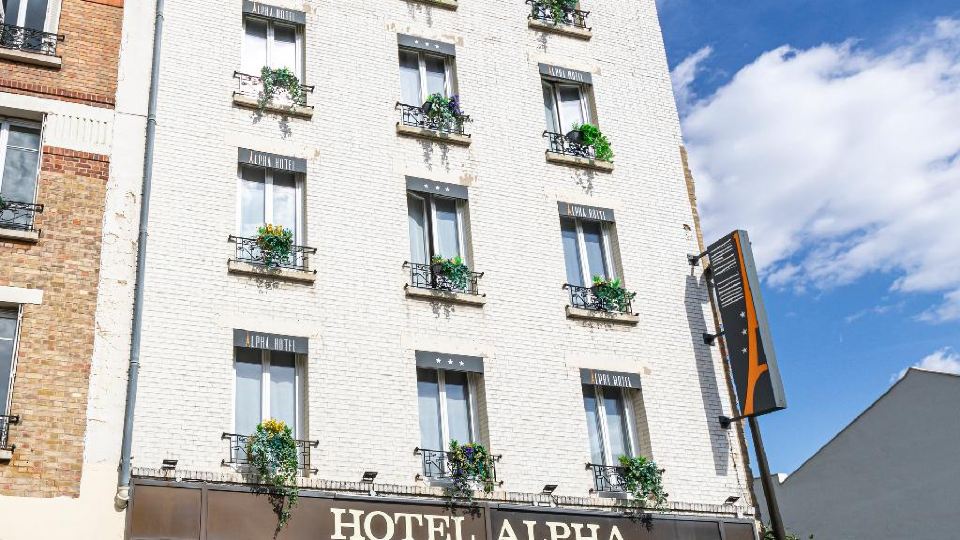 Hotel Alpha Paris Eiffel by Patrick Hayat