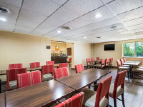 Comfort Inn & Suites Fairborn Near Wright Patterson AFB Hoteles en Fairborn