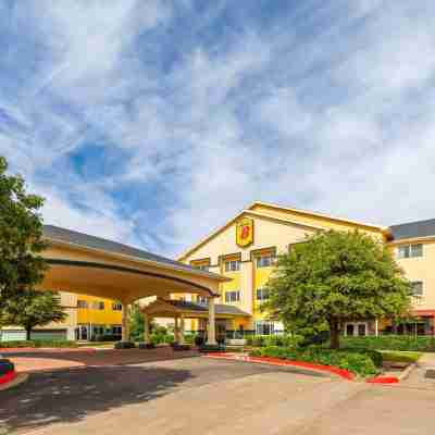 Super 8 by Wyndham Lubbock West Hotel Exterior