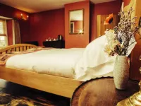 The White Lion Inn Hotels in Mere