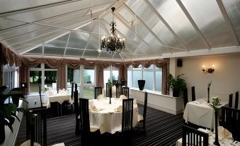 The Ashbourne Hotel - Housity