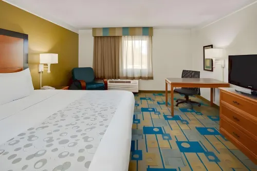 La Quinta Inn & Suites by Wyndham St. Pete-Clearwater Airpt Hotel a Feather Sound