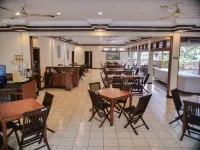 Pantai Indah Hotel Barat - pantai